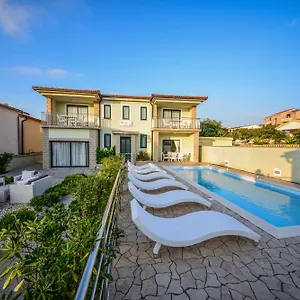 Apartmán Sunset Deluxe, Vir